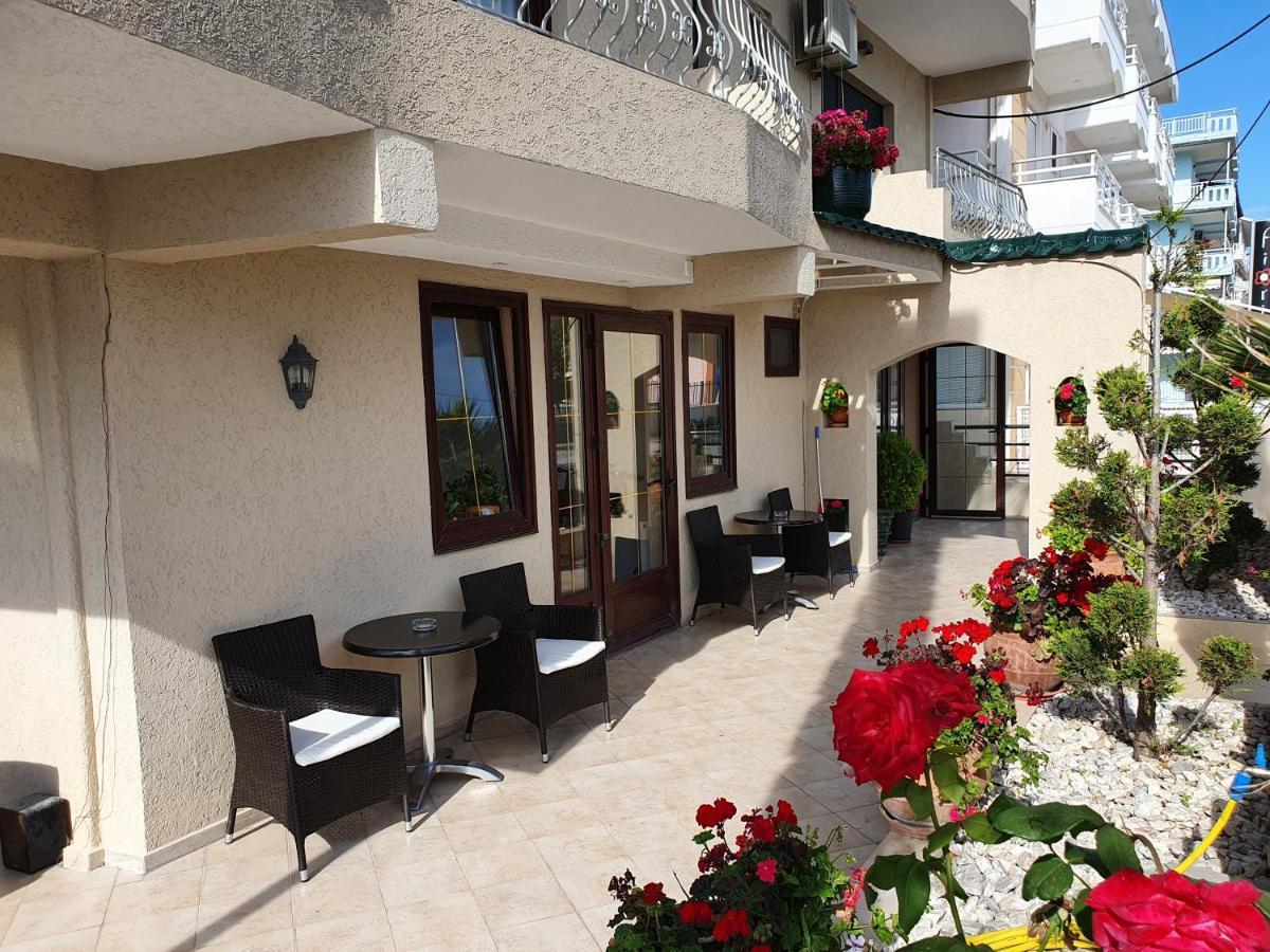 Paralía Tropicana מראה חיצוני תמונה
