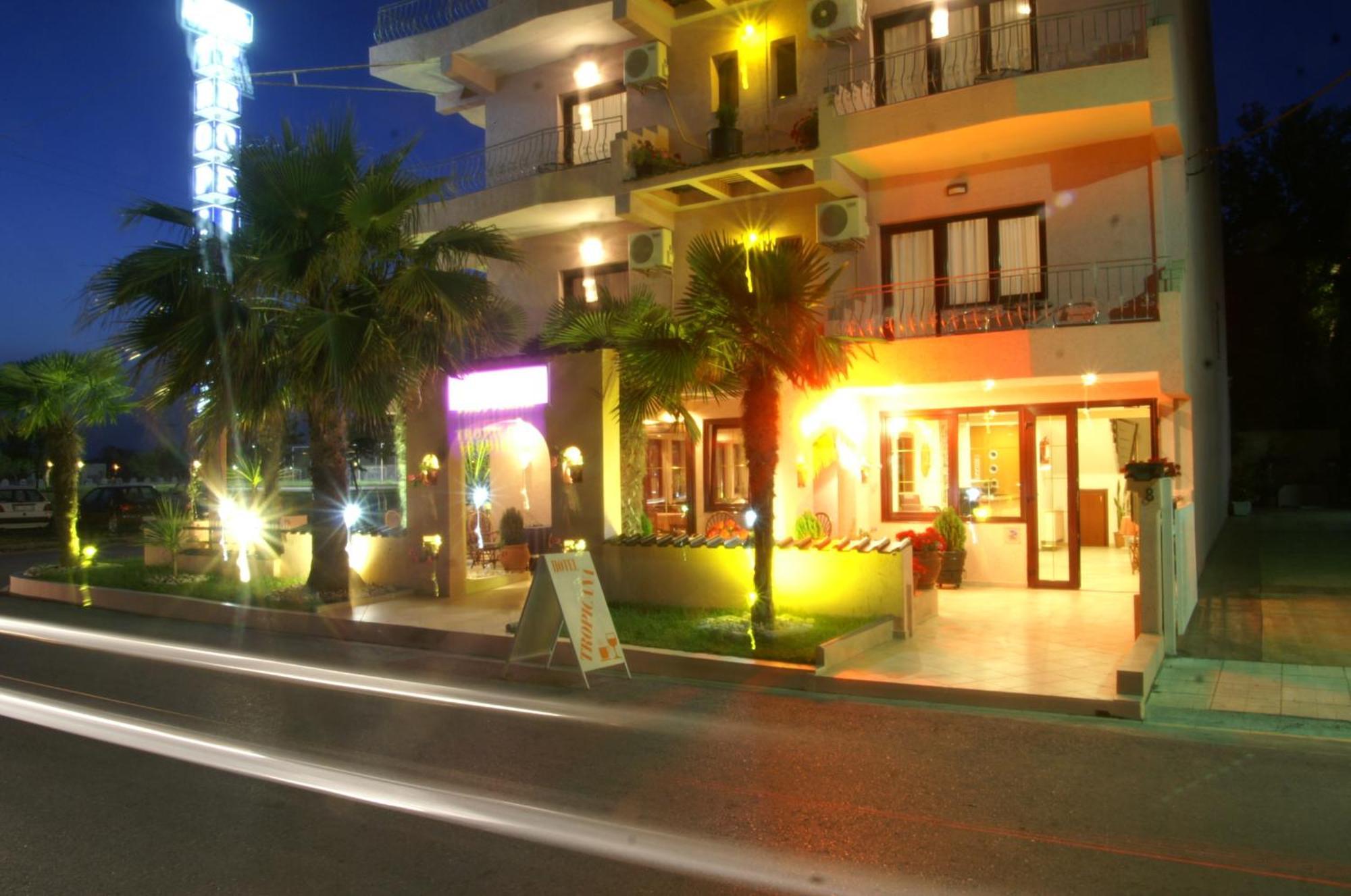 Paralía Tropicana מראה חיצוני תמונה